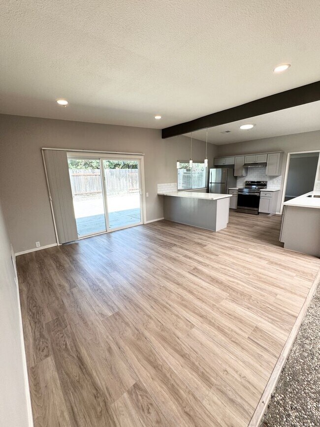 Building Photo - 1503 Brown Dr