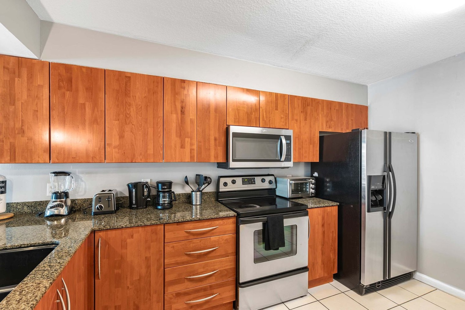 Building Photo - 1200 Brickell Bay Dr
