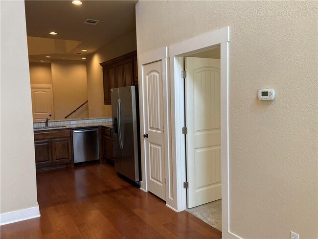 Building Photo - 2930 Grand Oaks Loop