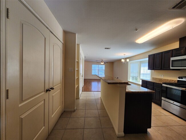 Building Photo - 1714 Doyle Ct