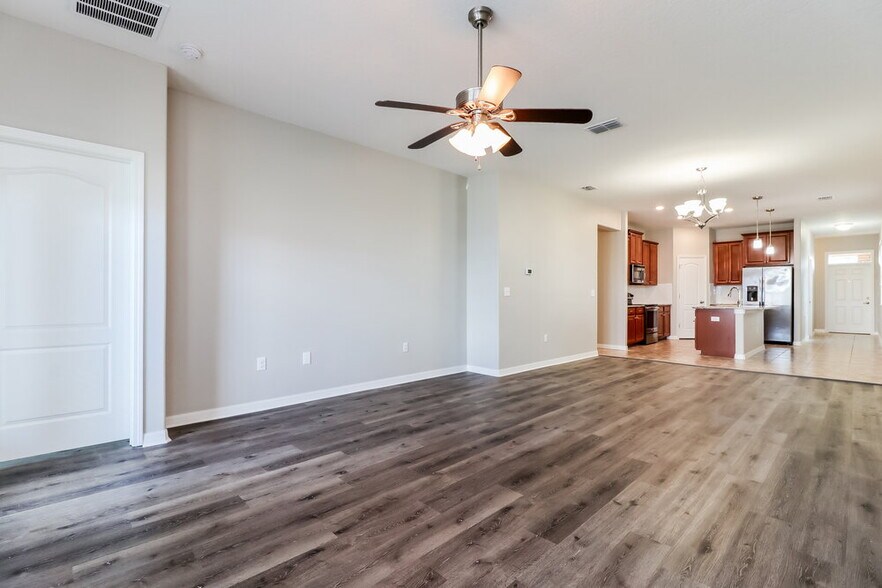 Building Photo - 11622 Lake Blvd