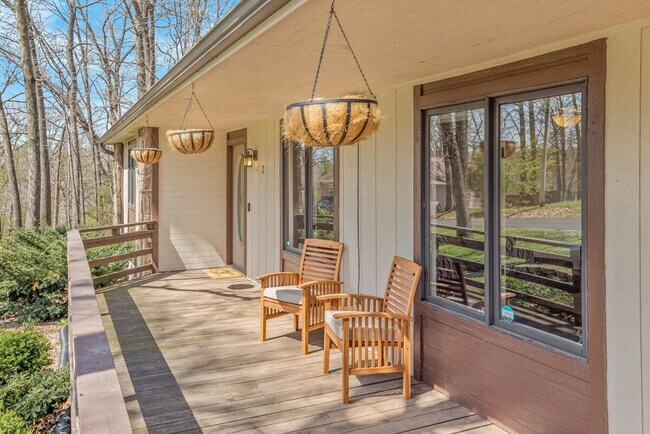 Building Photo - 2 Felton Ln