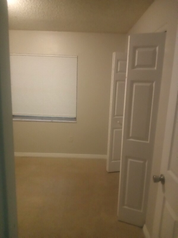 Building Photo - 1721 Birchwood Cir