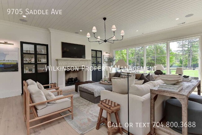 Building Photo - 9705 Saddle Ave