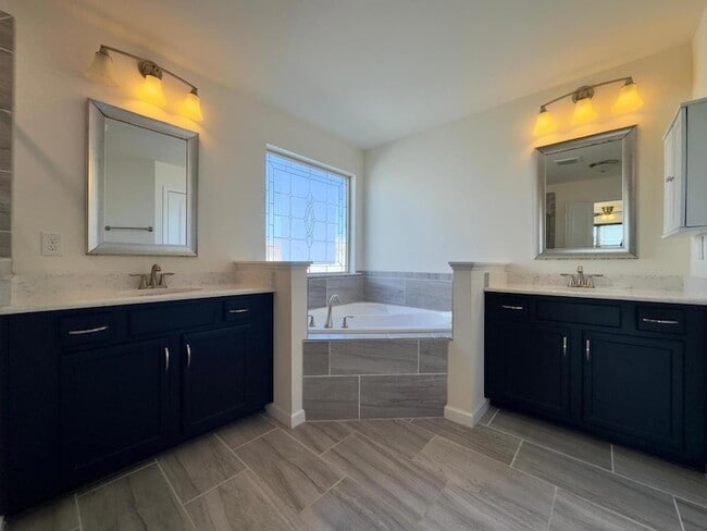 Building Photo - 1200 Governess Ln