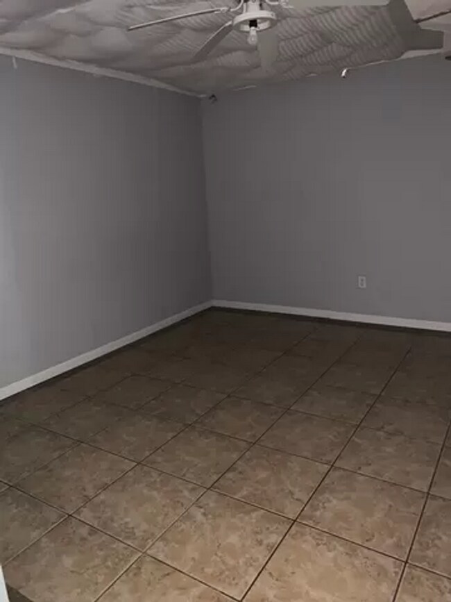 Building Photo - Spacious home in Florence, AL - Walking di...