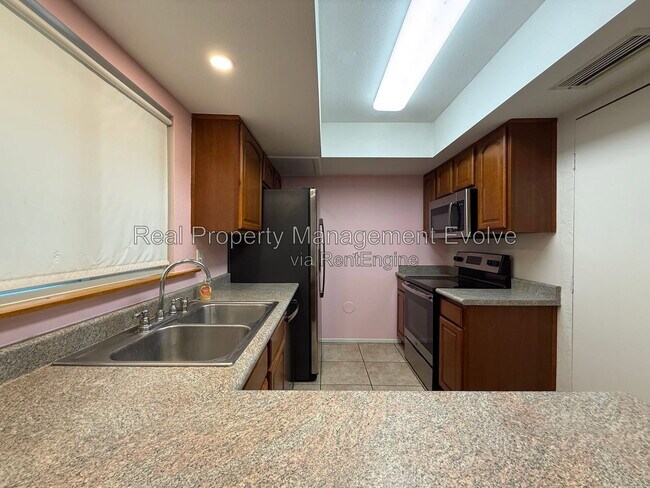 Building Photo - 4709 N 26th Ln