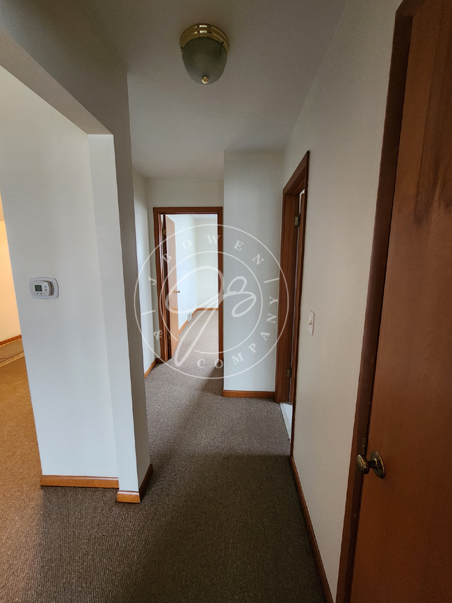 Building Photo - 2 bedroom in Perrysburg School District! R...