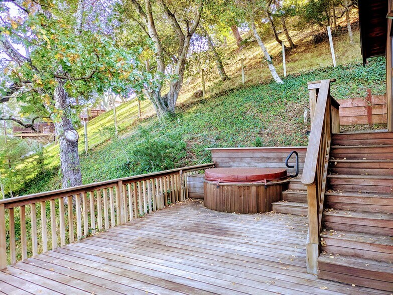 Building Photo - 85 Woodside Dr