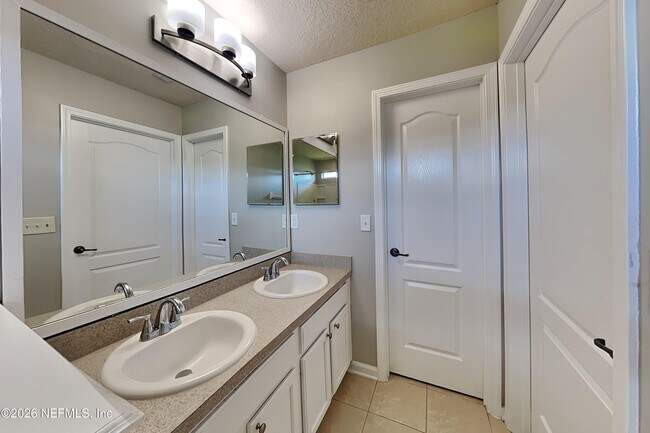Building Photo - 45512 Ingleham Cir