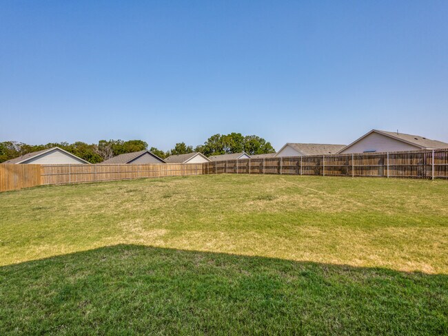 Building Photo - 6736 Bramblewood Dr