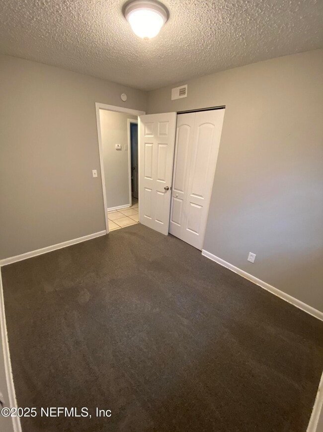 Building Photo - 9443 Sibbald Rd