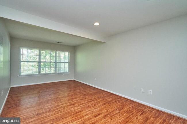 Building Photo - 20515 Blue Heron Terrace