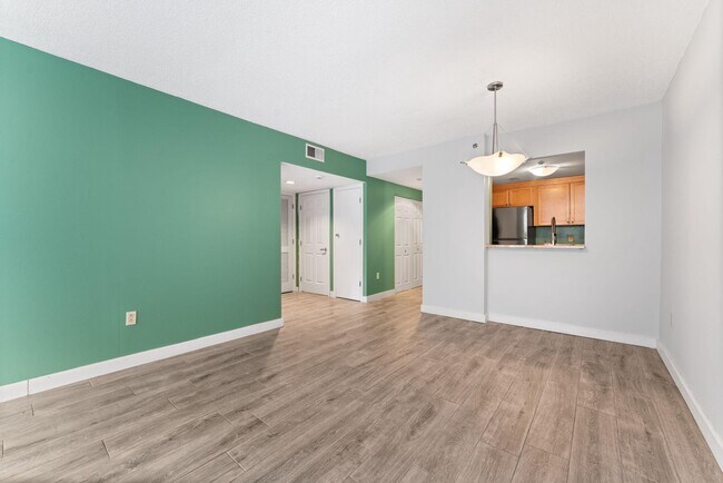 Building Photo - 1150 K St NW