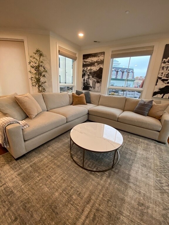 Building Photo - 519 Broadway