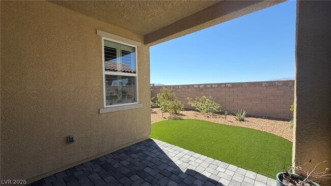 Building Photo - 2283 Teatro Ave