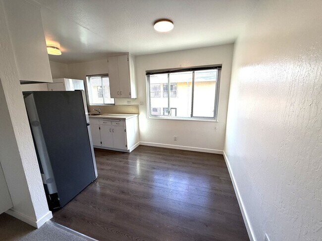 Building Photo - 500 Red Hill Ave