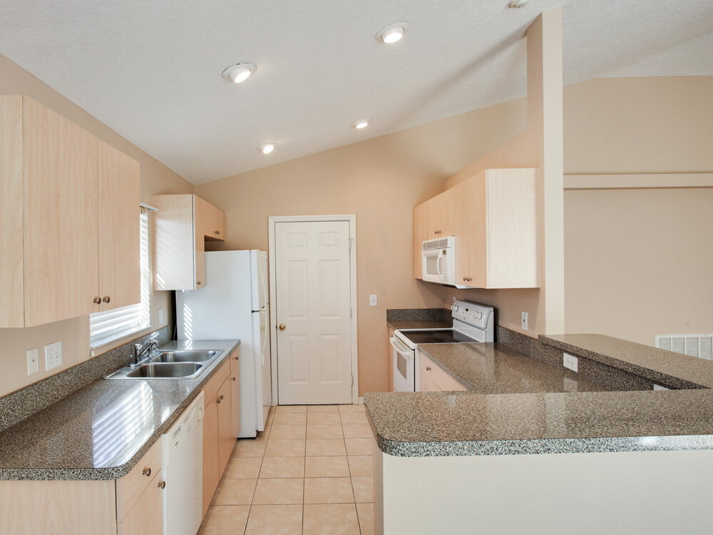 Building Photo - 6010 33rd Dr E