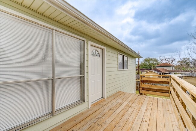 Building Photo - 6603 Narcissus St