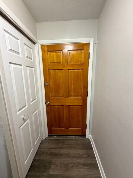 Building Photo - 24 Tower Hill Ct