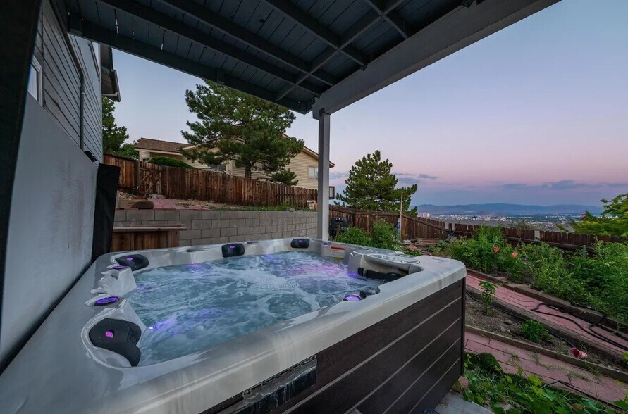 Building Photo - 932 University Ridge Ct