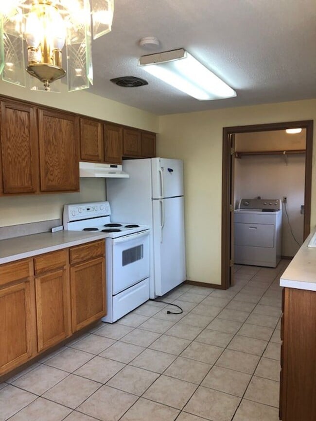 Building Photo - Charming & Clean Home in the Heart of Lacey!