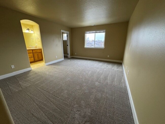 Building Photo - MOVE IN SPECIAL $500 OFF FIRST MONTHS RENT...