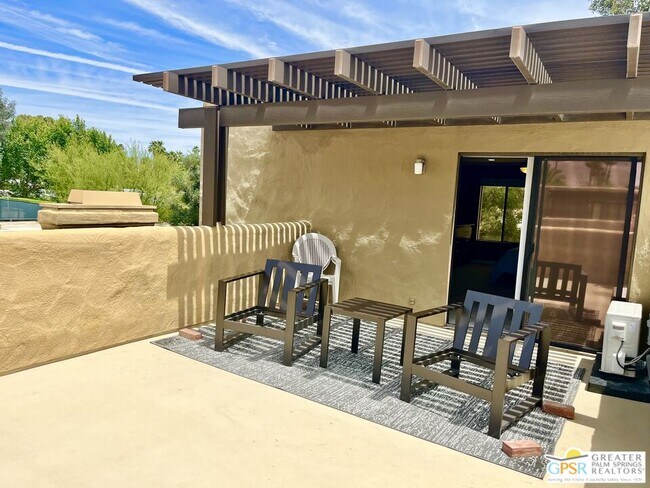 Building Photo - 2441 S Birdie Way