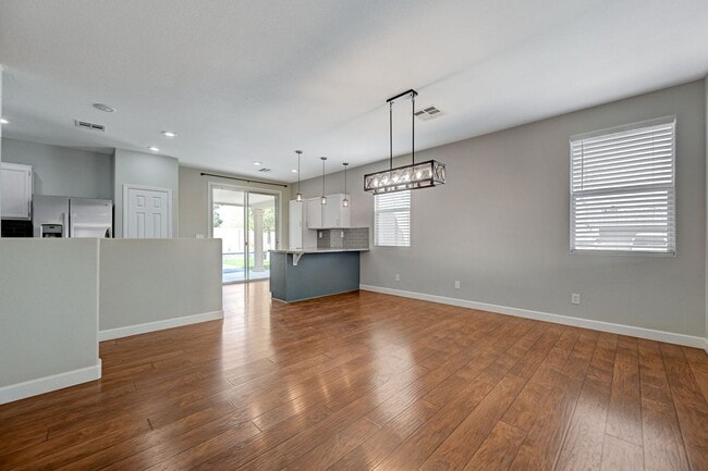 Building Photo - Stunning one story in the NW!