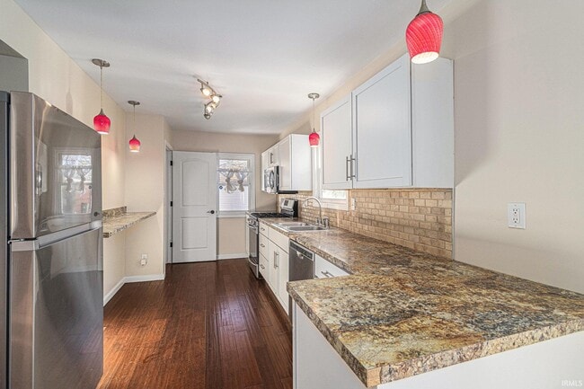 Building Photo - 714 S 27th St