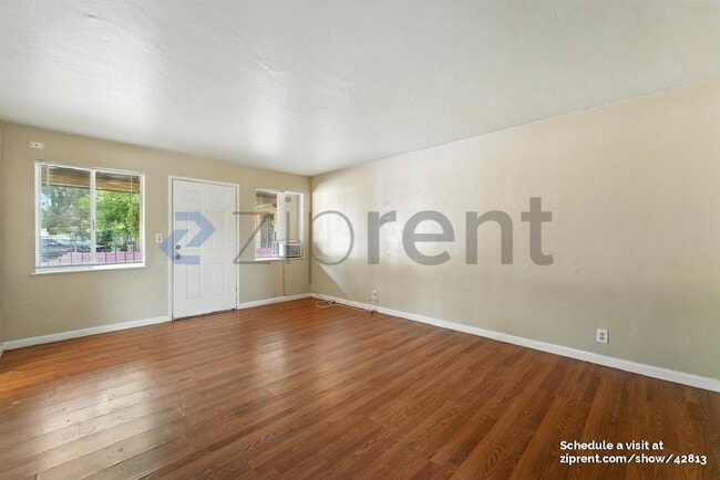 Building Photo - 151 W 18th St