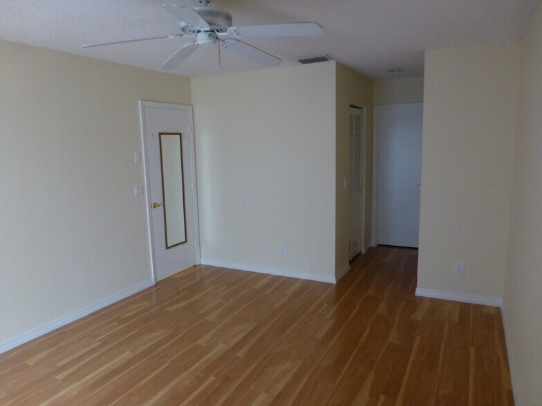 Building Photo - 912 Highlands Blvd
