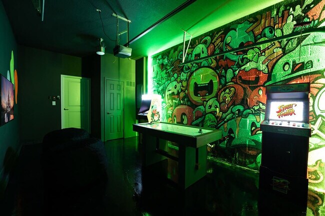 Building Photo - 4702 Sleepy Hollow Dr