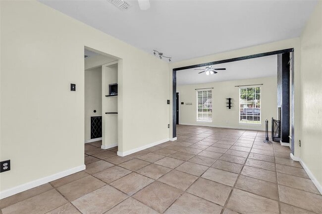 Building Photo - 15830 Pipers View Dr