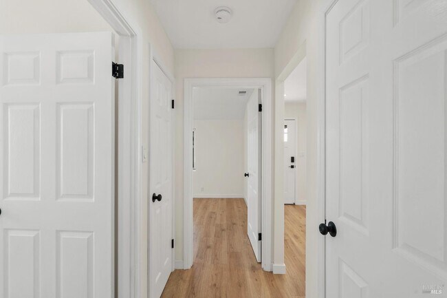 Building Photo - 8 Corte Dorado