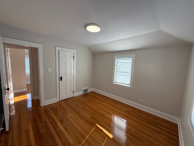Building Photo - Newly Renovated 3 BED 1.5 BATH in prime area of Quincy