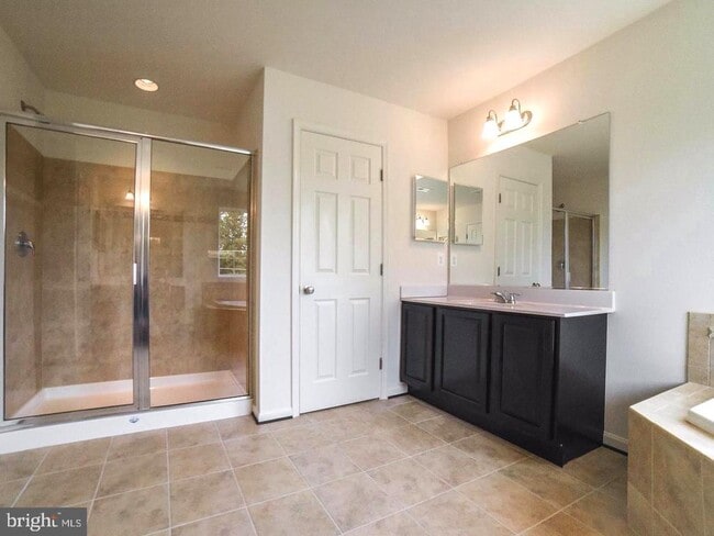 Building Photo - 46159 Seabiscuit Ct