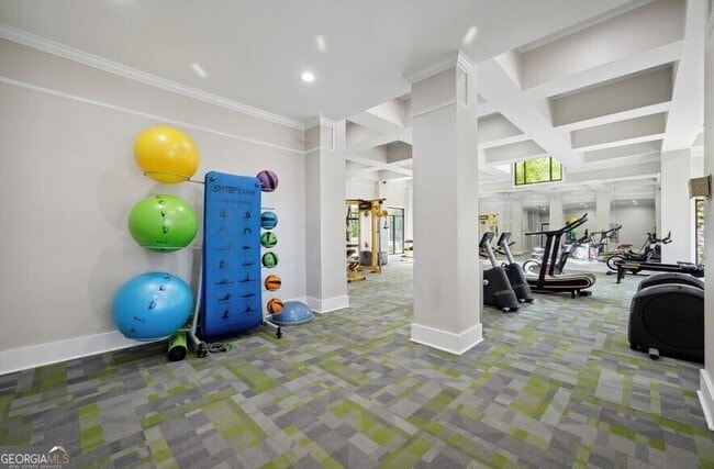 Building Photo - 7600 Roswell Rd