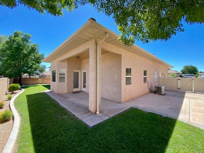 Building Photo - 394 N 2720 E