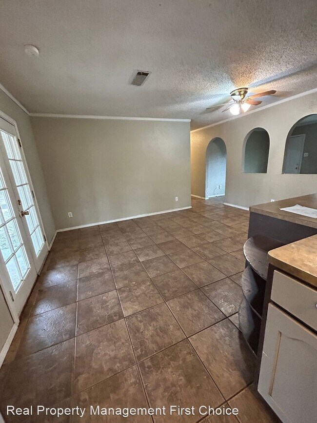 Building Photo - 3 br, 1 bath House - 905 W Denver