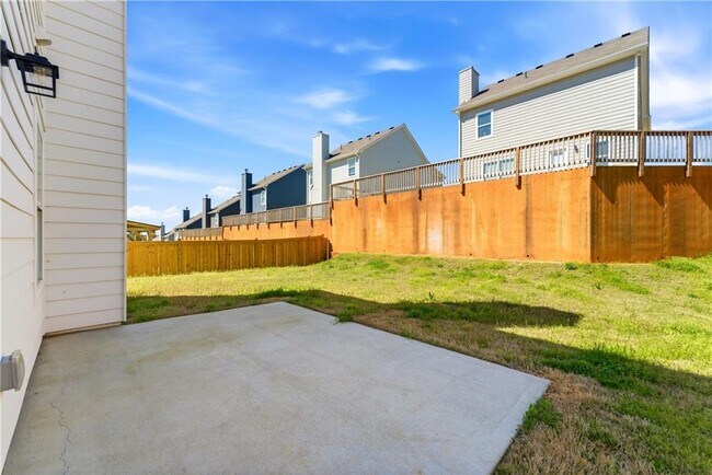 Building Photo - 231 Eva Wy