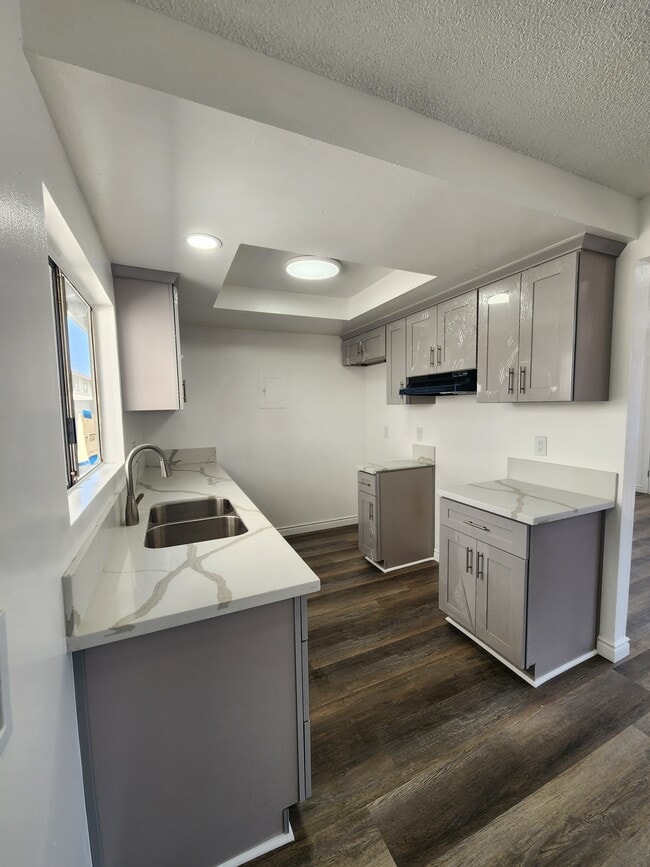 Building Photo - 1450 W 146th St