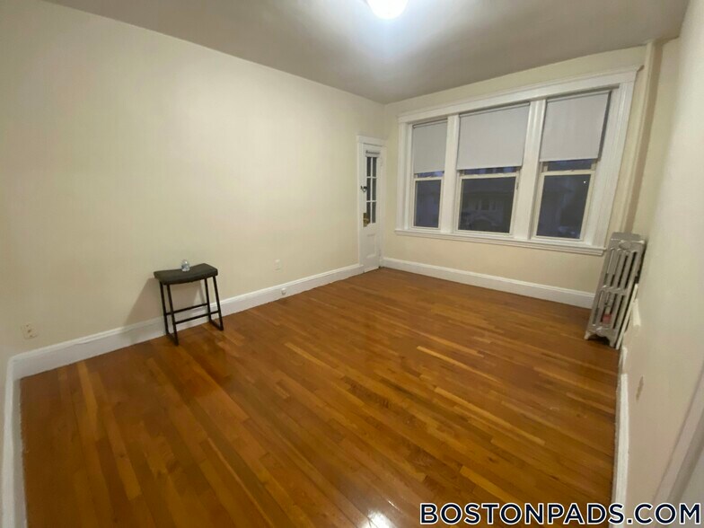 Building Photo - 127 Washington St