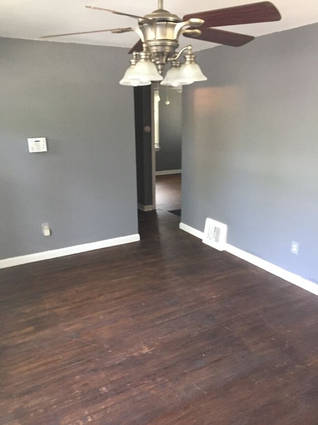 Building Photo - Beautifully Updated 3 Bedroom House! Comin...