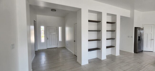 Building Photo - 3049 Chippewa Summit