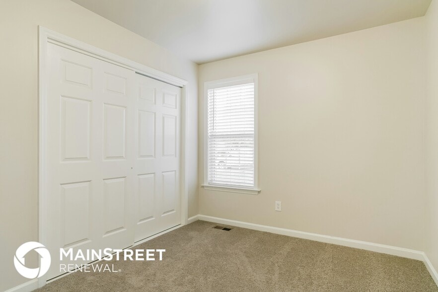 Building Photo - 160 Cedarhurst Ln