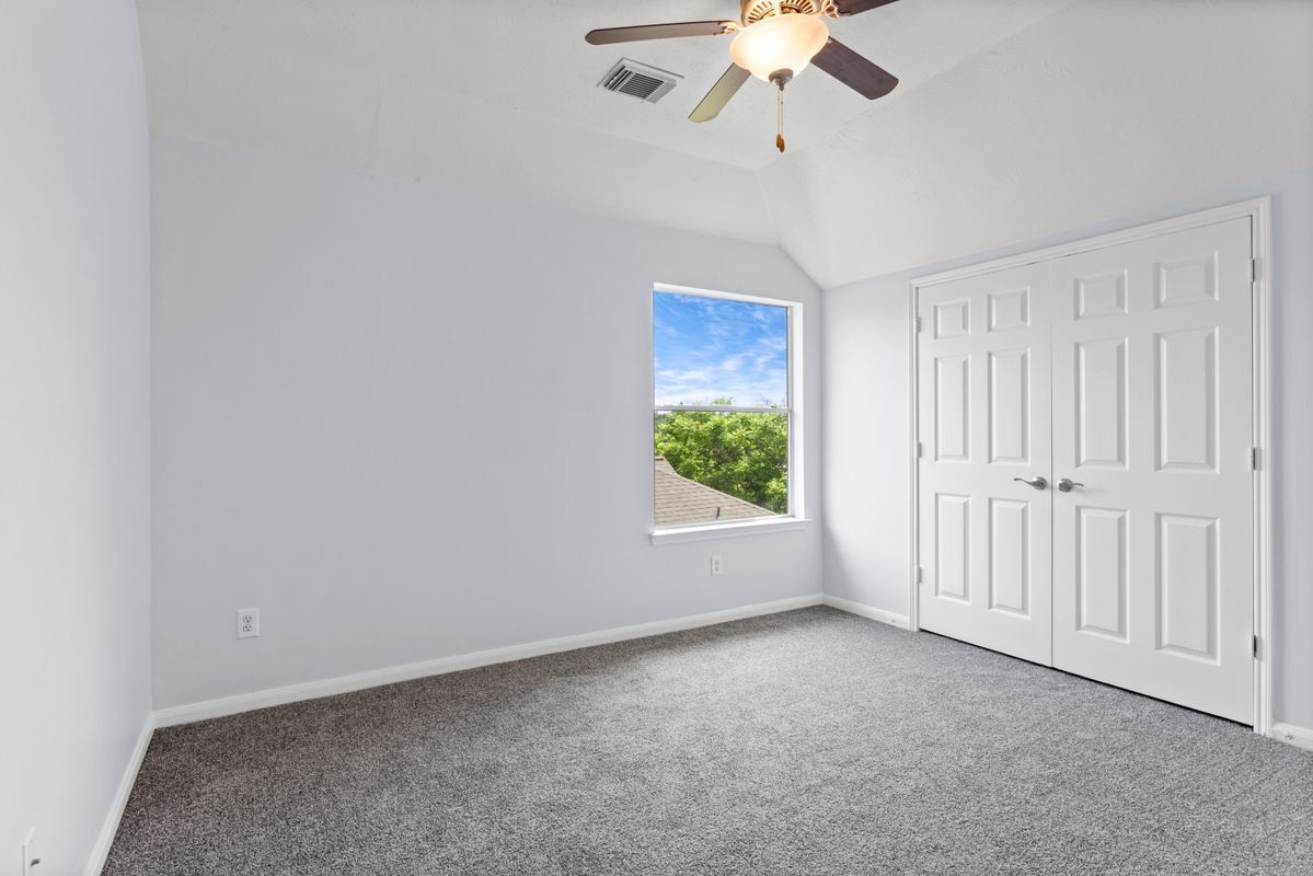 Building Photo - 2855 Everett Dr