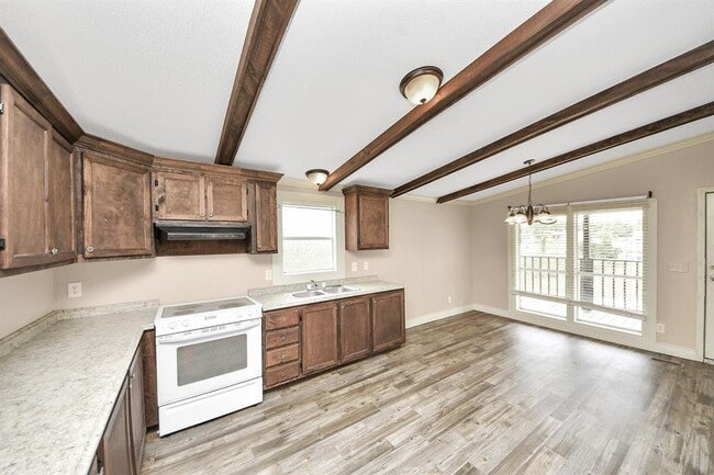 Building Photo - 524 Rd 5253
