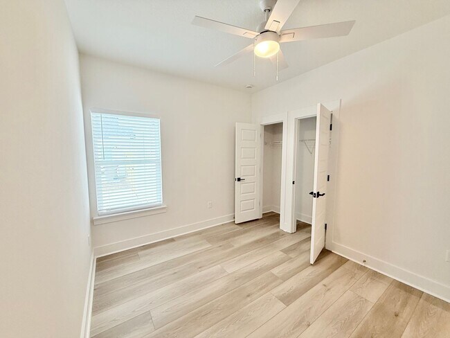 Building Photo - Modern 3-Bedroom Home