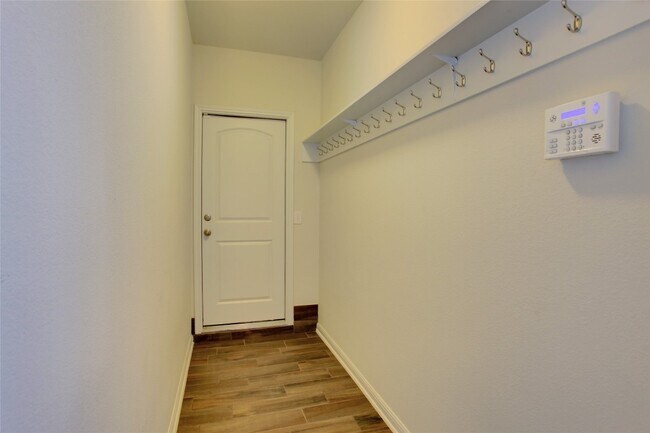 Building Photo - 1653 Arbor Knot Dr